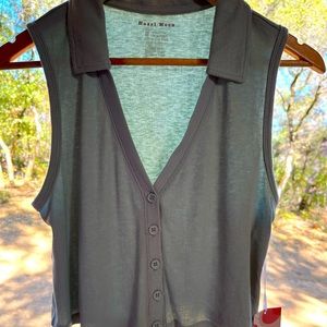 Woman’s XL tank top